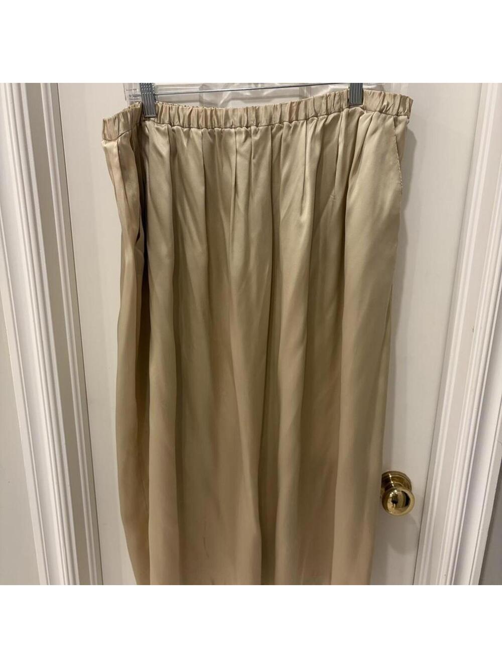 Vintage 100% Silk Midi skirt in Champagne